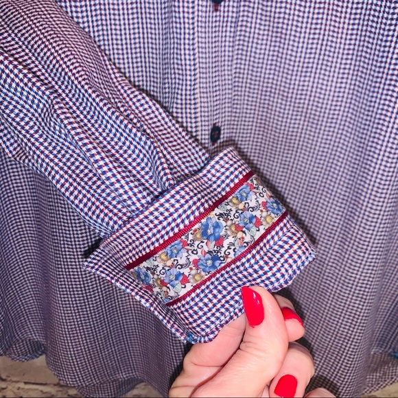 Robert Graham Flip Cuff Long Sleeve Tailored Fit Button Down Shirt - Picture 2 of 7